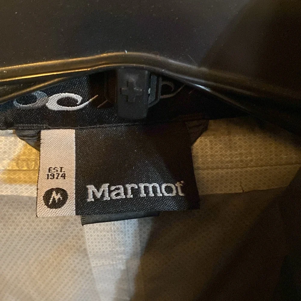 Marmot Hooded Windbreaker Men’s XL, gray Zipped Pockets Armpit Vents